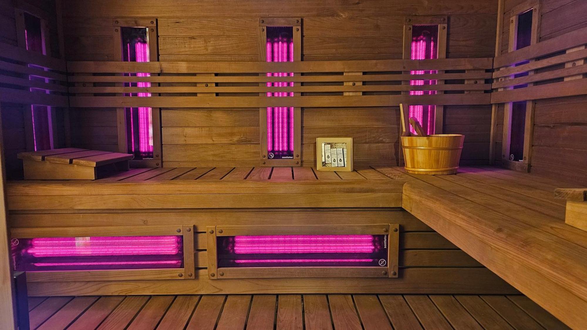 Apartamenty Komarno 46 Jacuzzi&Sauna Exterior foto