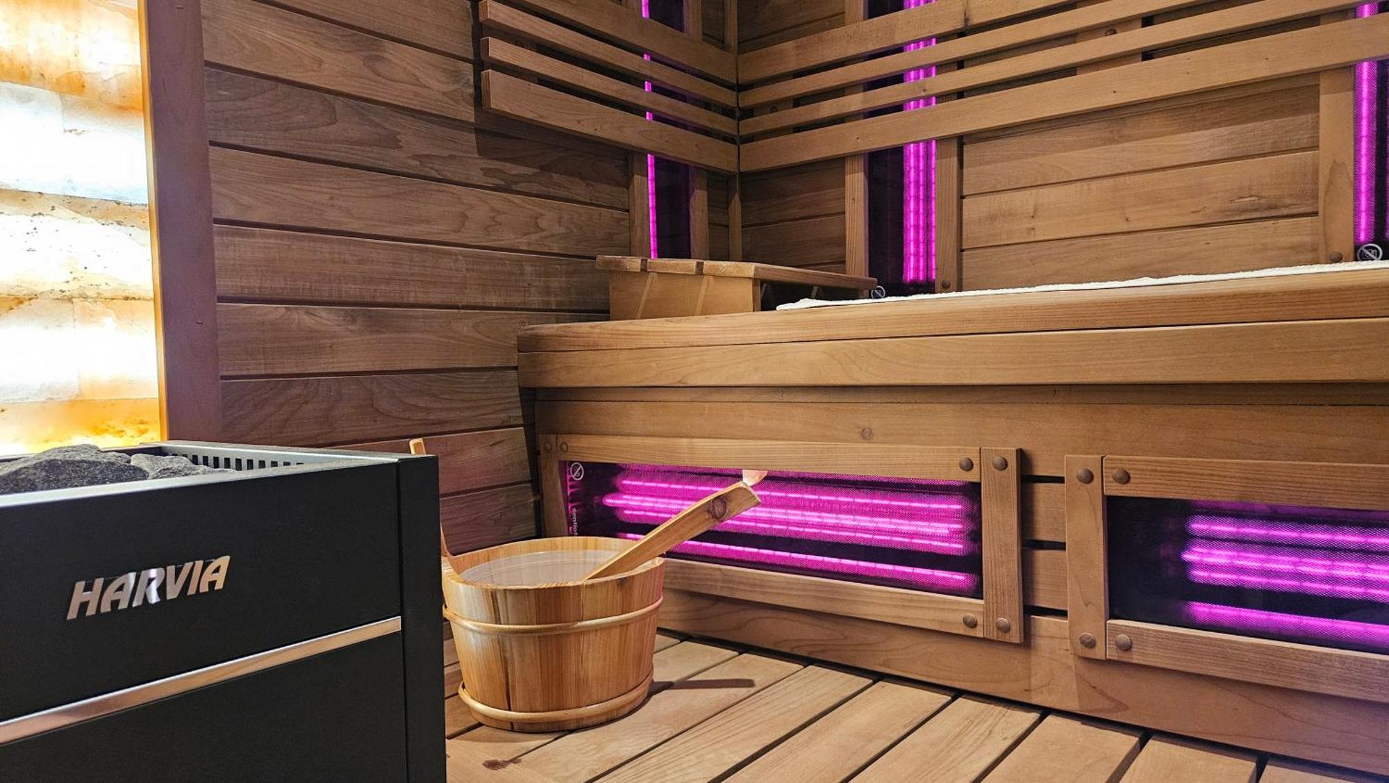 Apartamenty Komarno 46 Jacuzzi&Sauna Exterior foto