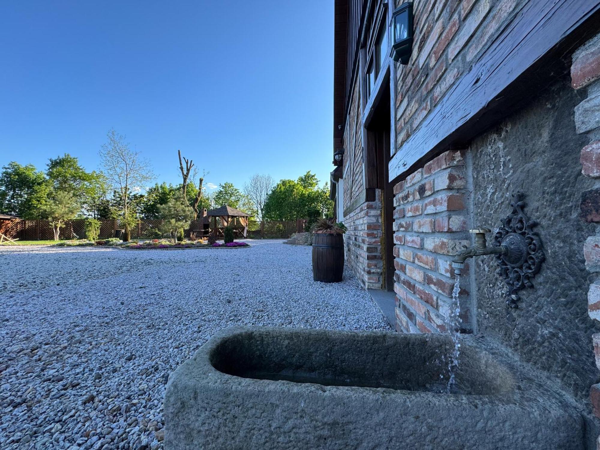 Apartamenty Komarno 46 Jacuzzi&Sauna Exterior foto